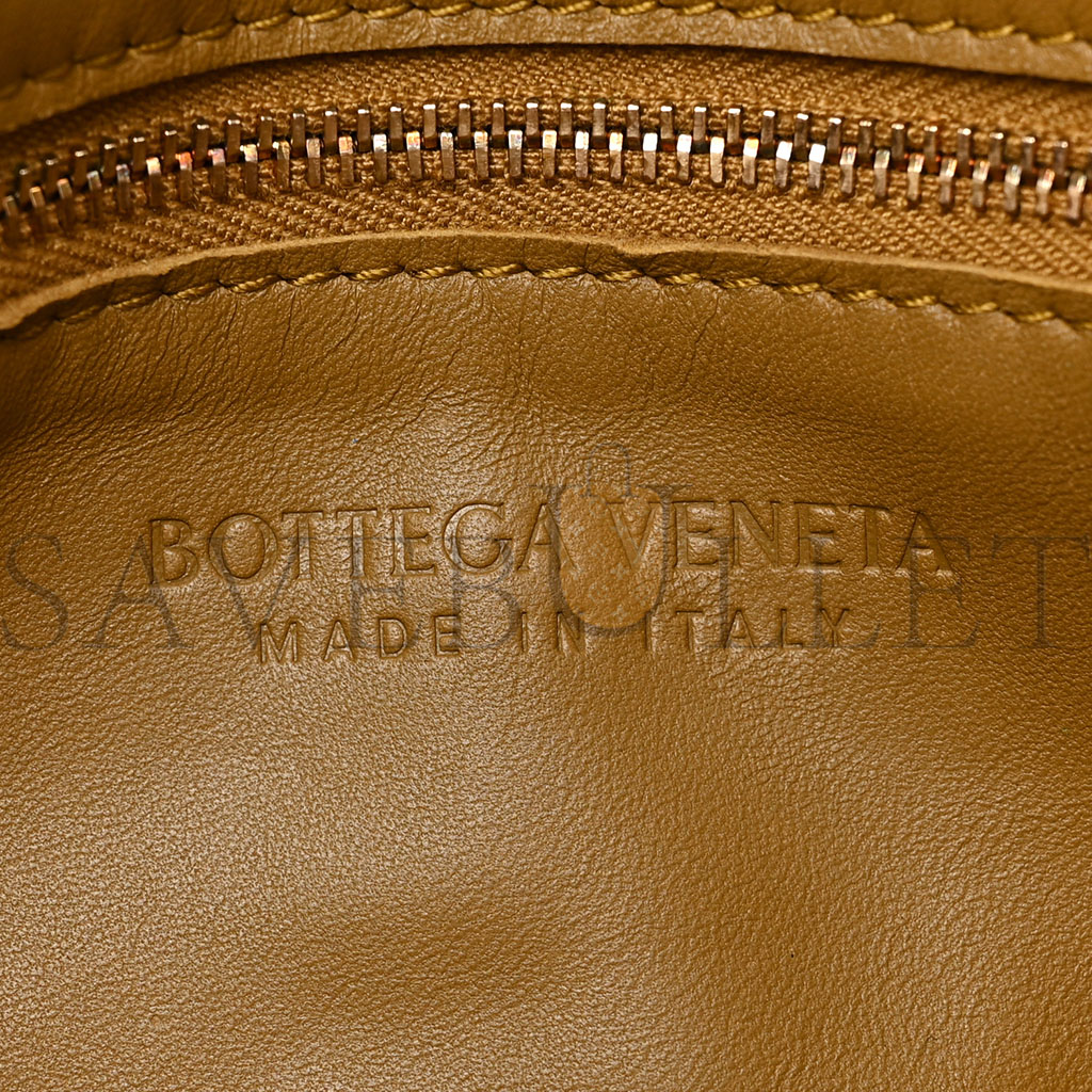 BOTTEGA VENETA LAMBSKIN MAXI INTRECCIATO CASSETTE CROSSBODY BAG ACORN  (22*15*4cm)