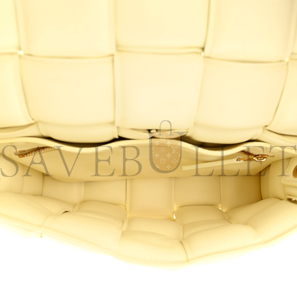 BOTTEGA VENETA NAPPA MAXI INTRECCIO PADDED CASSETTE CROSSBODY BAG ZEST (26*18*8cm)