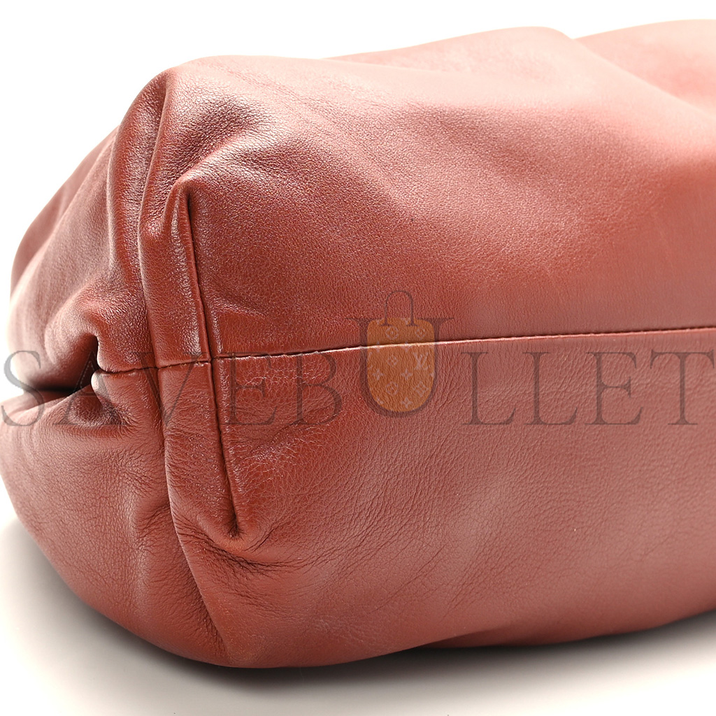 BOTTEGA VENETA SMOOTH BUTTER CALF THE POUCH OVERSIZED CLUTCH RUST (38*18*9cm) BOTTEGA VENETA SMOOTH BUTTER CALF THE POUCH OVERSIZED CLUTCH RUST (38*18*9cm)