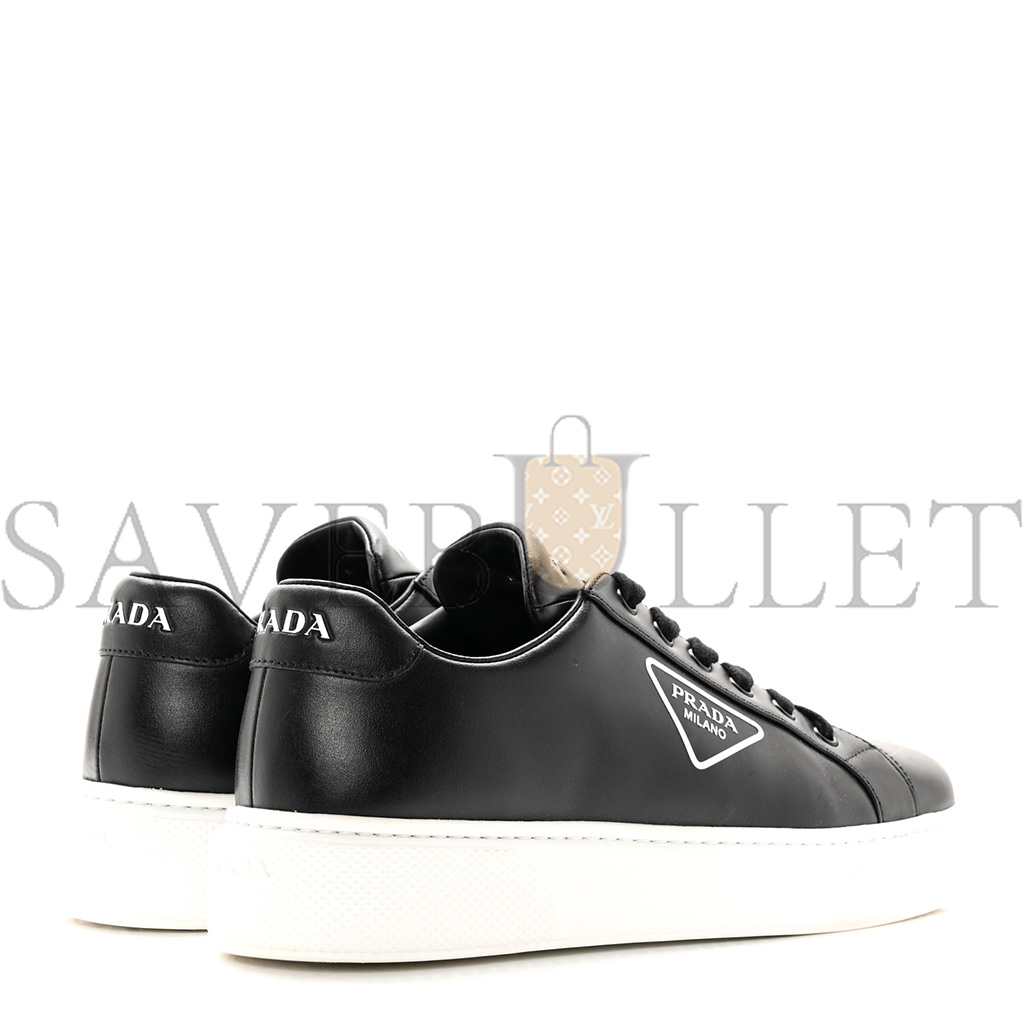 PRADA VITELLO SOFT TRIANGLE LOGO LOW TOP 45MM SNEAKERS 40 BLACK WHITE