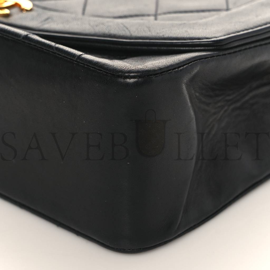 CHANEL LAMBSKIN QUILTED SMALL SINGLE FLAP BLACK GOLD HARDWARE (23*15*5cm)